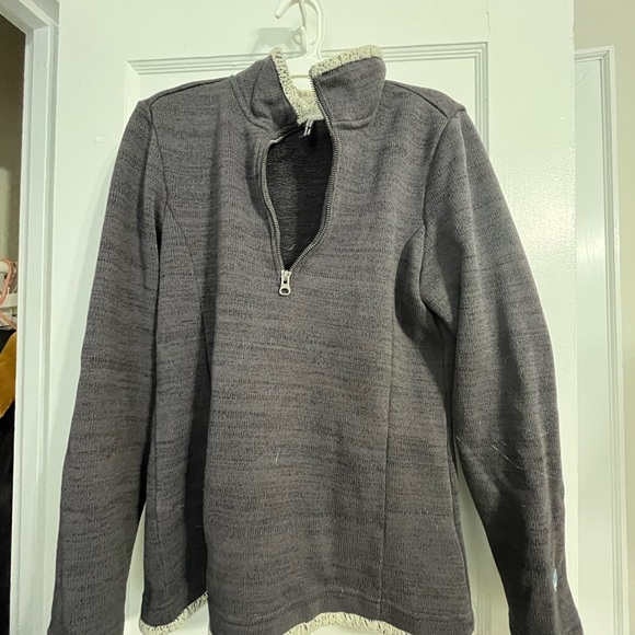 Kuhl Tops - Kuhl fleece sweatshirt